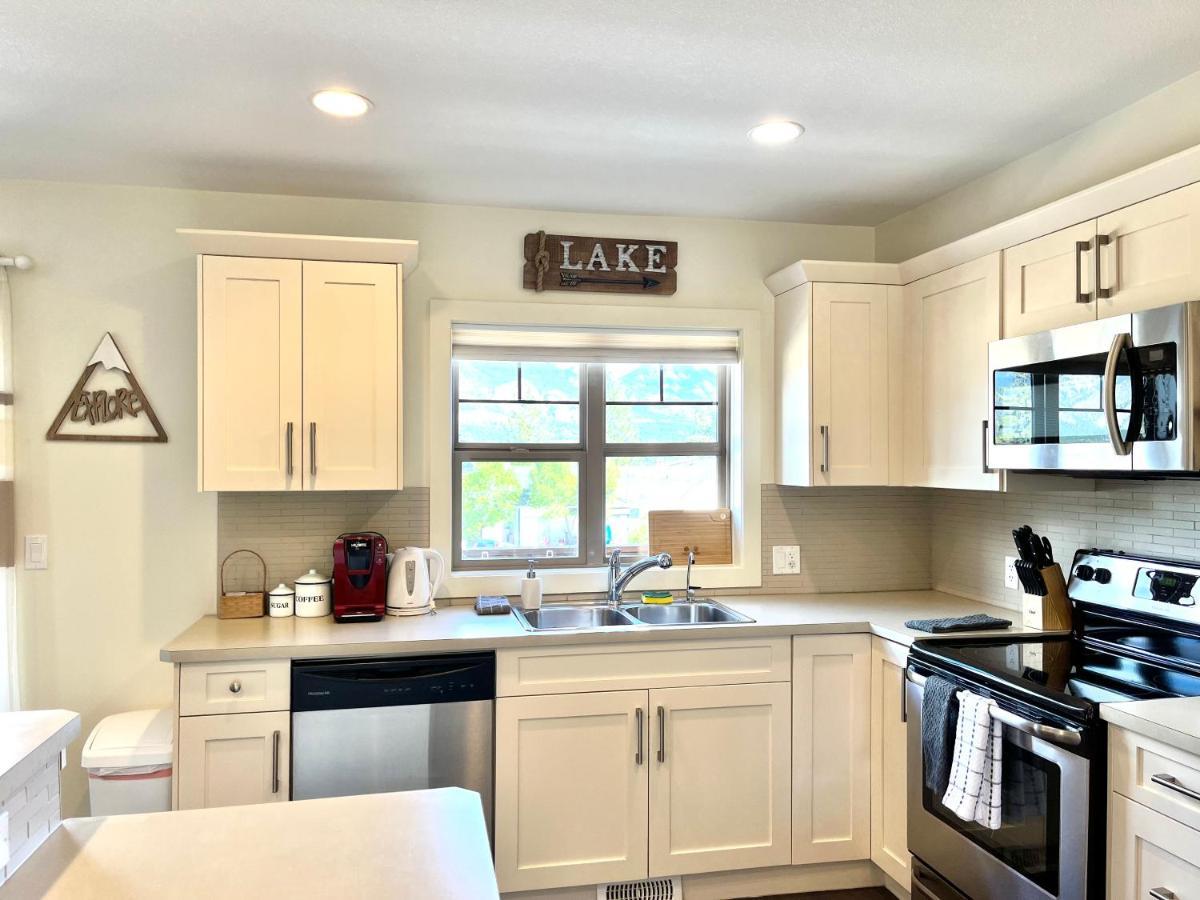 Perfect Base Invermere 3Bd Townhouse Mt Views With Garage Exterior foto